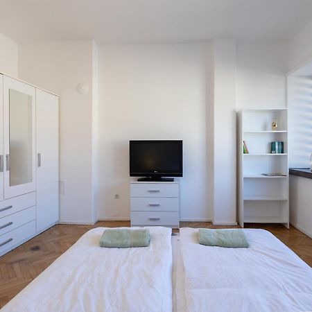 1Bdr Flat In Center Of Sofia Vitoshka Blvd Lejlighed Eksteriør billede